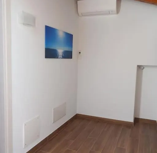 Tra Antico E Moderno Apartamento Villa Marin