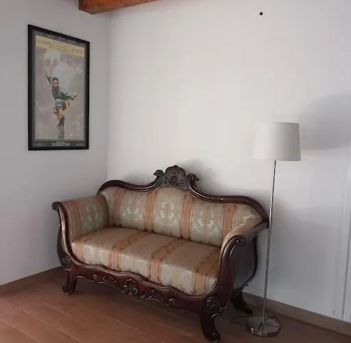 Tra Antico E Moderno Apartamento